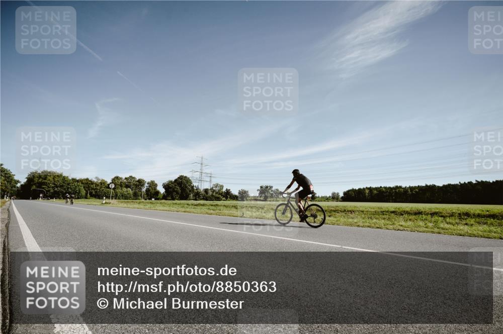 07.09.2025 - 19. Norderstedt Triathlon Michael Burmester http://msf.ph/oto/8850363 07.09.2025 11:06:07 Radfahren 204 meine-sportfotos.de