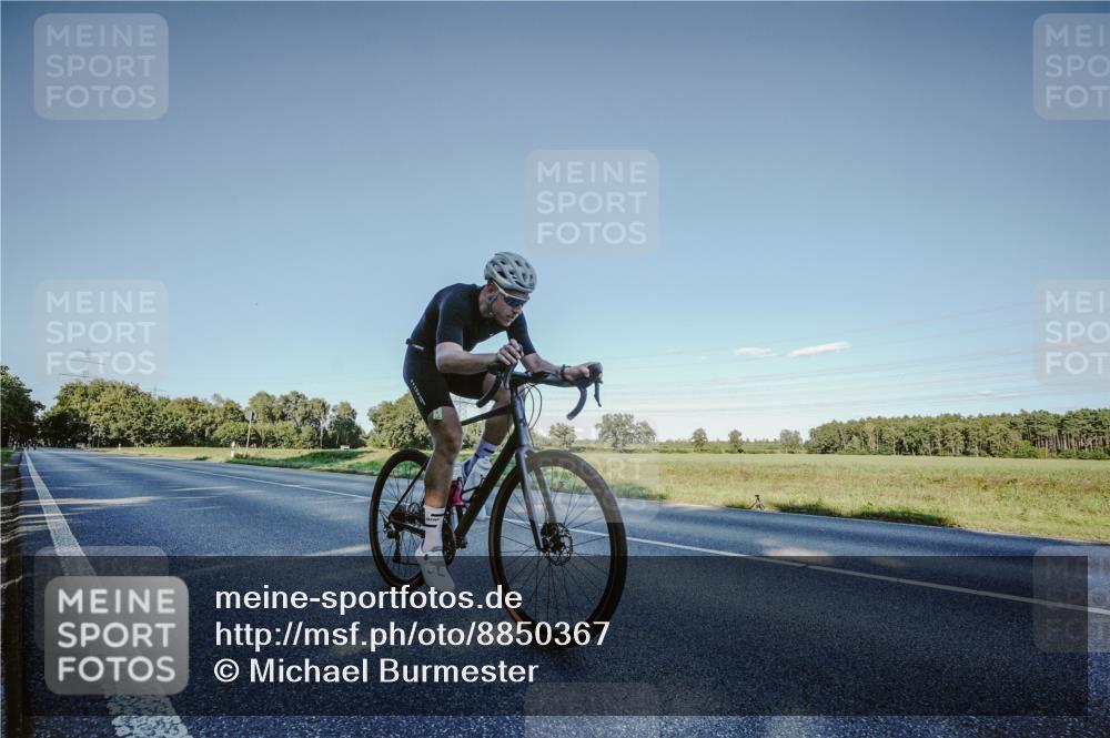 07.09.2025 - 19. Norderstedt Triathlon Michael Burmester http://msf.ph/oto/8850367 07.09.2025 16:30:11 Radfahren 372 meine-sportfotos.de