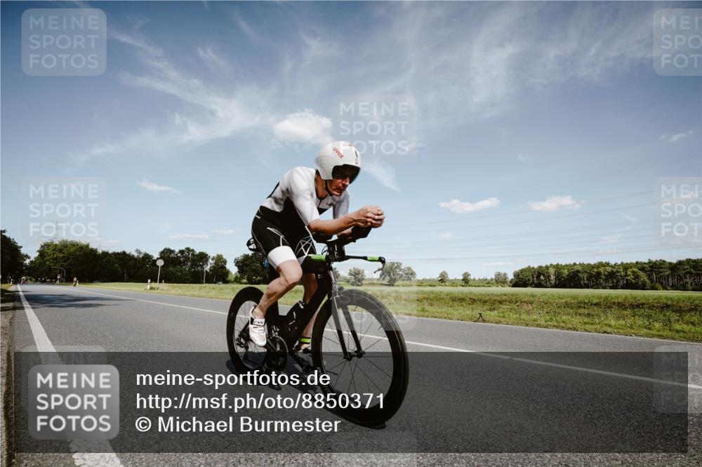 07.09.2025 - 19. Norderstedt Triathlon Michael Burmester http://msf.ph/oto/8850371 07.09.2025 14:14:27 Radfahren 361, 877 meine-sportfotos.de