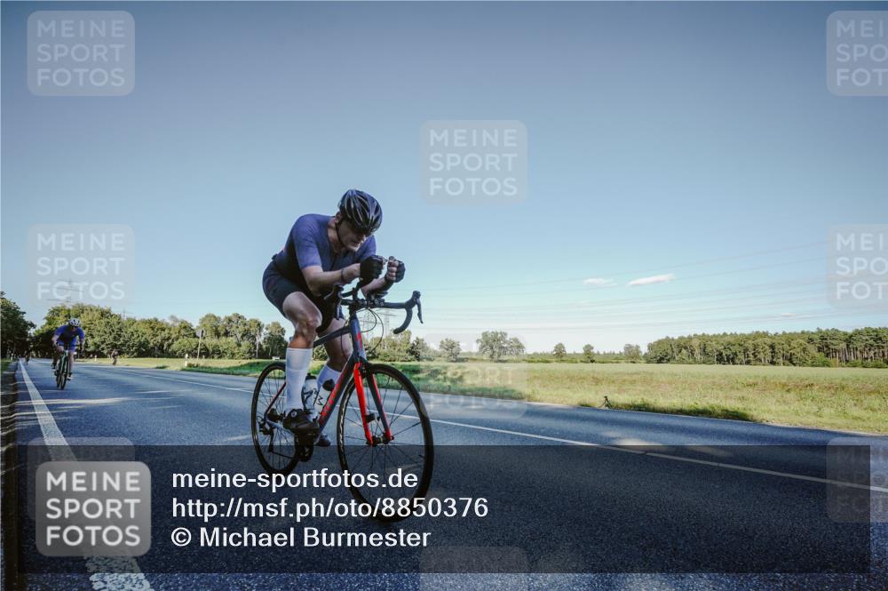 07.09.2025 - 19. Norderstedt Triathlon Michael Burmester http://msf.ph/oto/8850376 07.09.2025 16:30:23 Radfahren 371, 1454 meine-sportfotos.de