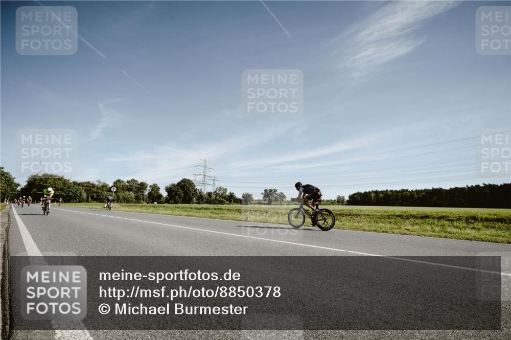 07.09.2025 - 19. Norderstedt Triathlon Michael Burmester http://msf.ph/oto/8850378 07.09.2025 11:06:25 Radfahren 200 meine-sportfotos.de
