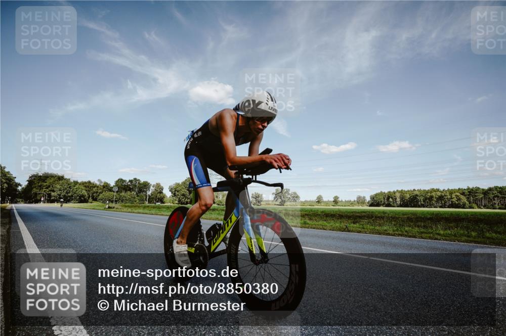 07.09.2025 - 19. Norderstedt Triathlon Michael Burmester http://msf.ph/oto/8850380 07.09.2025 14:14:41 Radfahren 392 meine-sportfotos.de