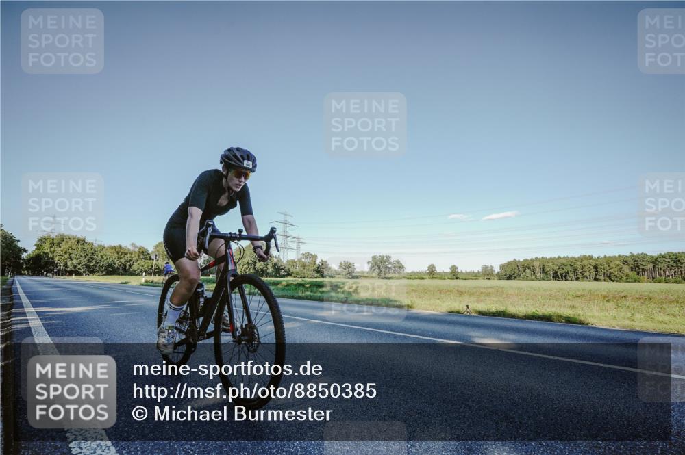 07.09.2025 - 19. Norderstedt Triathlon Michael Burmester http://msf.ph/oto/8850385 07.09.2025 16:30:30 Radfahren 941 meine-sportfotos.de