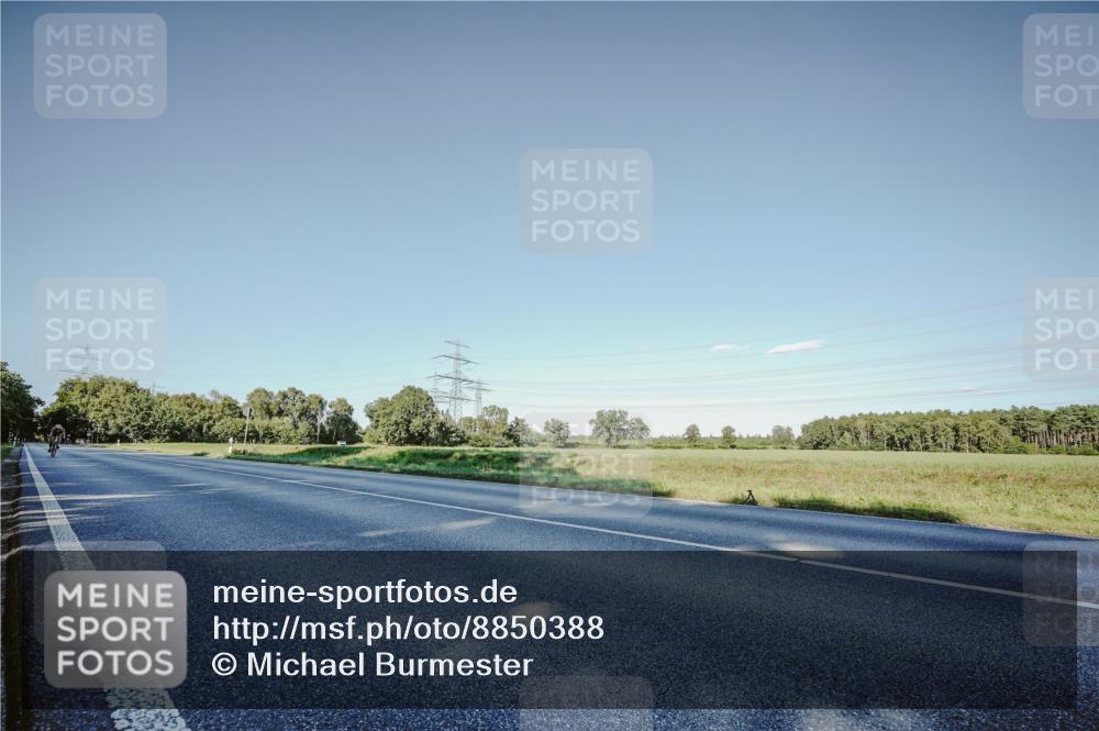 07.09.2025 - 19. Norderstedt Triathlon Michael Burmester http://msf.ph/oto/8850388 07.09.2025 16:30:49 Radfahren 918 meine-sportfotos.de