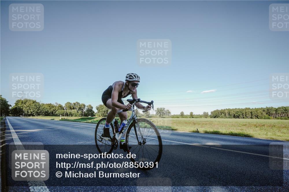 07.09.2025 - 19. Norderstedt Triathlon Michael Burmester http://msf.ph/oto/8850391 07.09.2025 16:30:52 Radfahren 918 meine-sportfotos.de