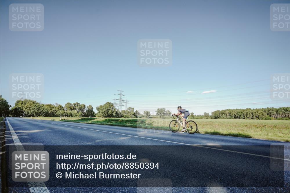 07.09.2025 - 19. Norderstedt Triathlon Michael Burmester http://msf.ph/oto/8850394 07.09.2025 16:30:57 Radfahren  meine-sportfotos.de