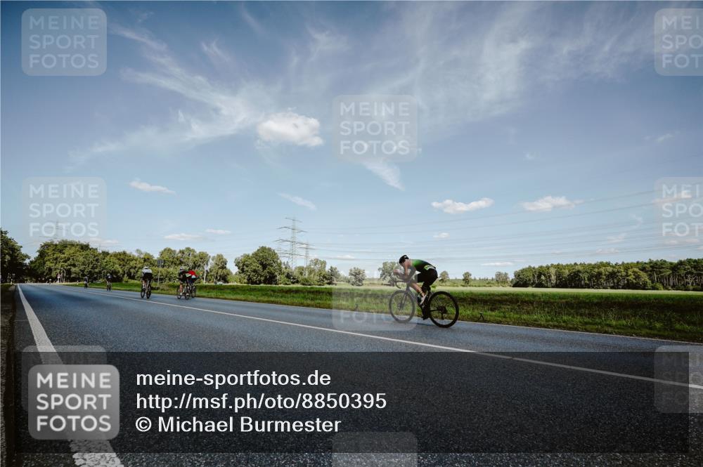 07.09.2025 - 19. Norderstedt Triathlon Michael Burmester http://msf.ph/oto/8850395 07.09.2025 14:14:47 Radfahren  meine-sportfotos.de