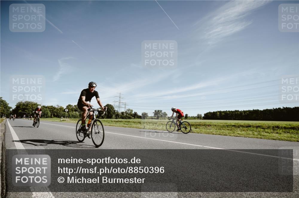 07.09.2025 - 19. Norderstedt Triathlon Michael Burmester http://msf.ph/oto/8850396 07.09.2025 11:06:35 Radfahren 1189, 1202, 1203 meine-sportfotos.de