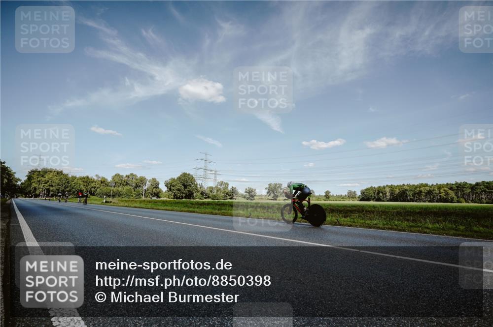 07.09.2025 - 19. Norderstedt Triathlon Michael Burmester http://msf.ph/oto/8850398 07.09.2025 14:14:50 Radfahren  meine-sportfotos.de