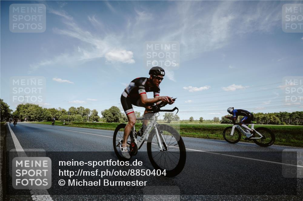 07.09.2025 - 19. Norderstedt Triathlon Michael Burmester http://msf.ph/oto/8850404 07.09.2025 14:15:04 Radfahren 958, 979 meine-sportfotos.de