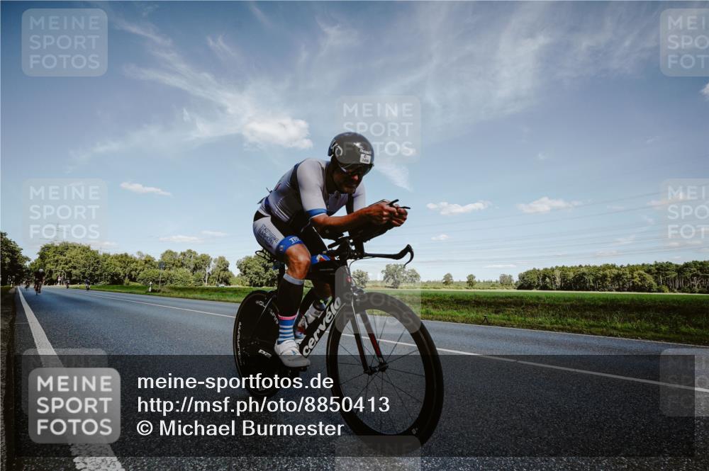 07.09.2025 - 19. Norderstedt Triathlon Michael Burmester http://msf.ph/oto/8850413 07.09.2025 14:15:09 Radfahren 879, 958, 977, 1456 meine-sportfotos.de