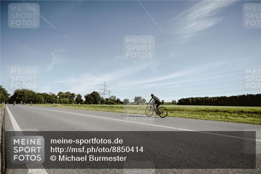 07.09.2025 - 19. Norderstedt Triathlon Michael Burmester http://msf.ph/oto/8850414 07.09.2025 11:06:44 Radfahren 749 meine-sportfotos.de