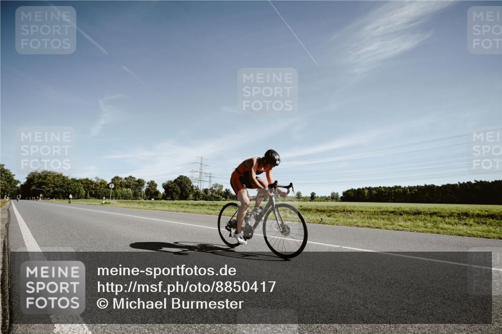 07.09.2025 - 19. Norderstedt Triathlon Michael Burmester http://msf.ph/oto/8850417 07.09.2025 11:06:49 Radfahren 1211 meine-sportfotos.de