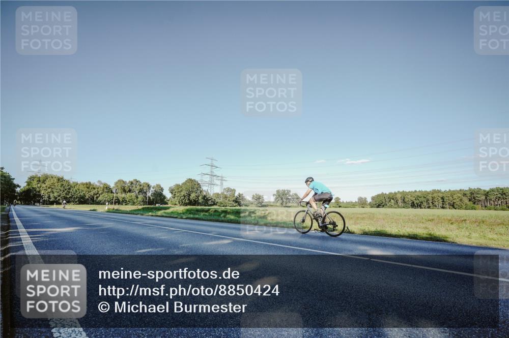 07.09.2025 - 19. Norderstedt Triathlon Michael Burmester http://msf.ph/oto/8850424 07.09.2025 16:32:00 Radfahren  meine-sportfotos.de