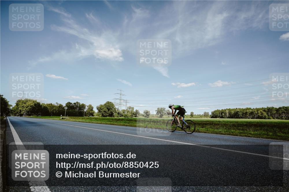 07.09.2025 - 19. Norderstedt Triathlon Michael Burmester http://msf.ph/oto/8850425 07.09.2025 14:15:24 Radfahren  meine-sportfotos.de