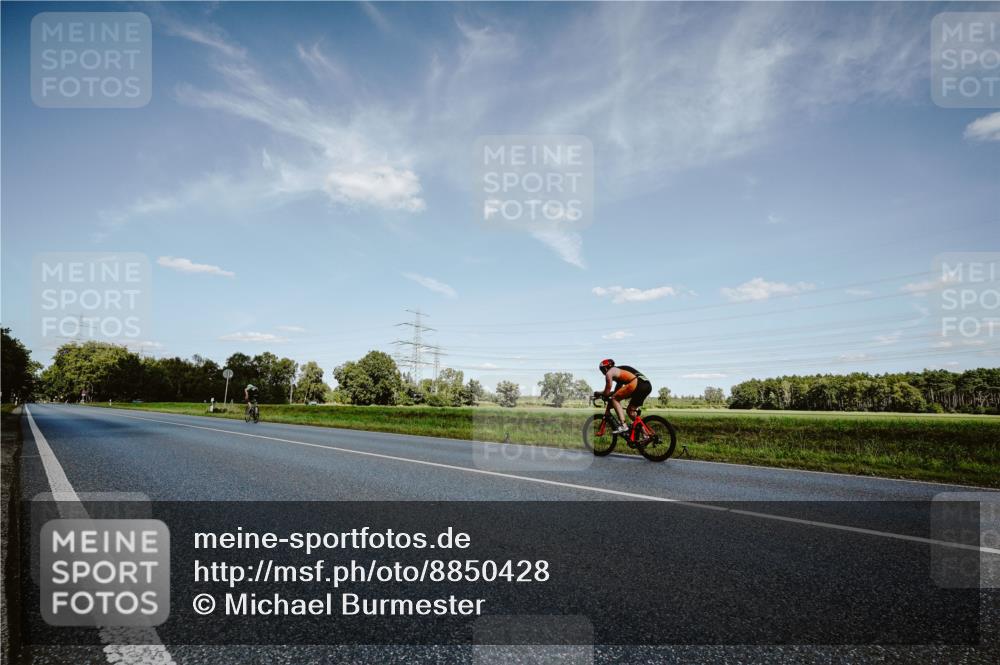 07.09.2025 - 19. Norderstedt Triathlon Michael Burmester http://msf.ph/oto/8850428 07.09.2025 14:15:26 Radfahren  meine-sportfotos.de