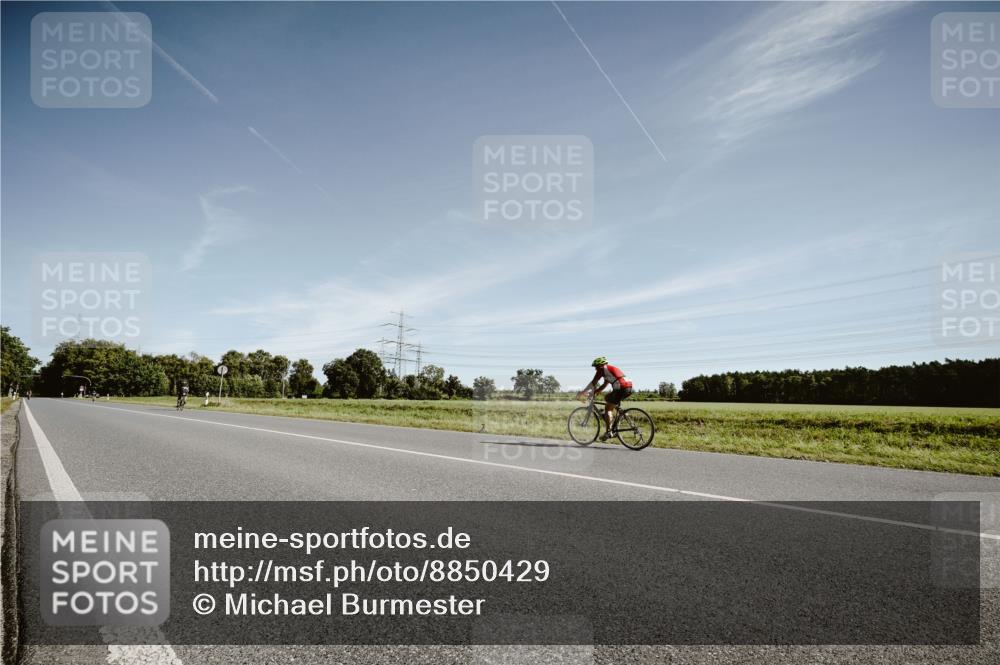 07.09.2025 - 19. Norderstedt Triathlon Michael Burmester http://msf.ph/oto/8850429 07.09.2025 11:07:04 Radfahren  meine-sportfotos.de