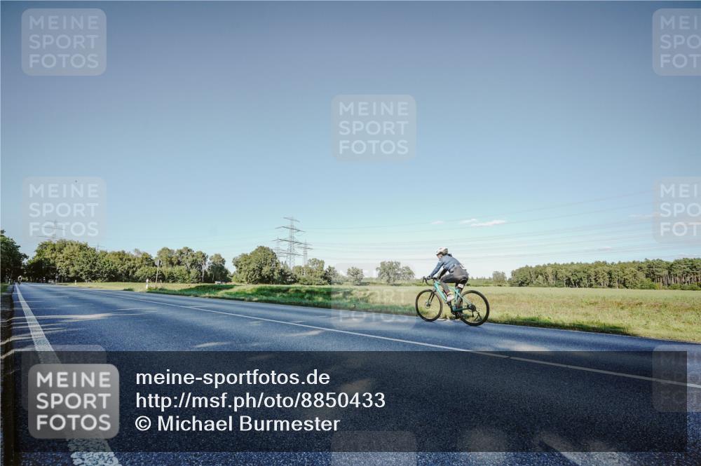 07.09.2025 - 19. Norderstedt Triathlon Michael Burmester http://msf.ph/oto/8850433 07.09.2025 16:32:20 Radfahren 1557 meine-sportfotos.de