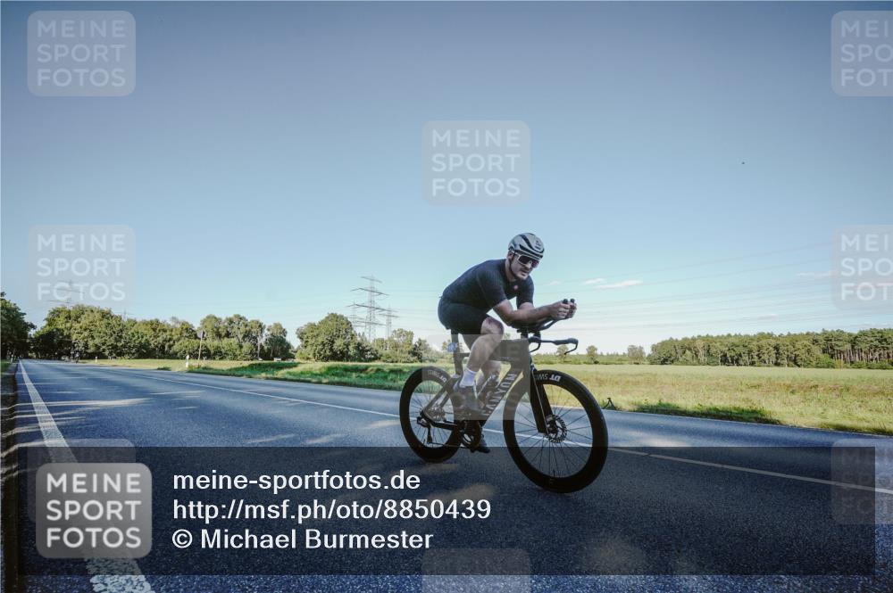 07.09.2025 - 19. Norderstedt Triathlon Michael Burmester http://msf.ph/oto/8850439 07.09.2025 16:32:31 Radfahren 432, 1458 meine-sportfotos.de