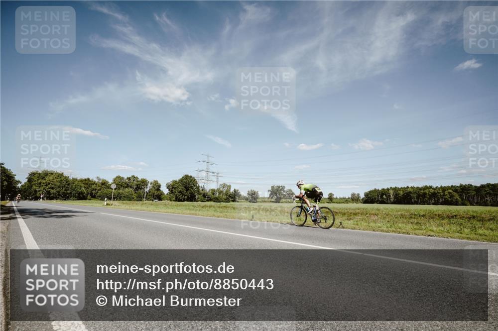 07.09.2025 - 19. Norderstedt Triathlon Michael Burmester http://msf.ph/oto/8850443 07.09.2025 14:16:08 Radfahren  meine-sportfotos.de