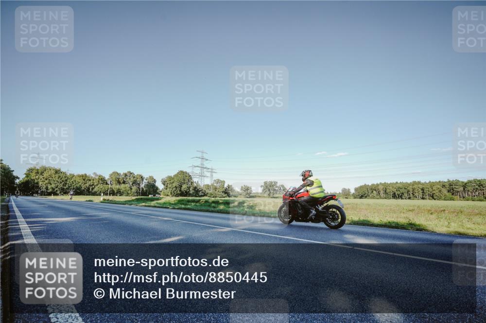 07.09.2025 - 19. Norderstedt Triathlon Michael Burmester http://msf.ph/oto/8850445 07.09.2025 16:32:46 Radfahren  meine-sportfotos.de