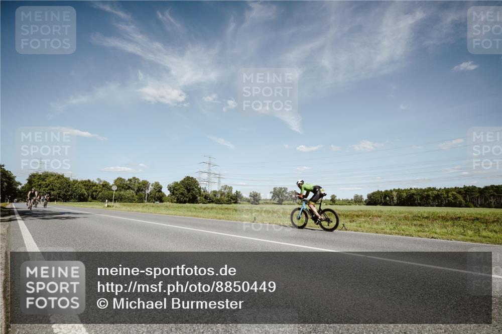 07.09.2025 - 19. Norderstedt Triathlon Michael Burmester http://msf.ph/oto/8850449 07.09.2025 14:16:19 Radfahren 391, 1042 meine-sportfotos.de