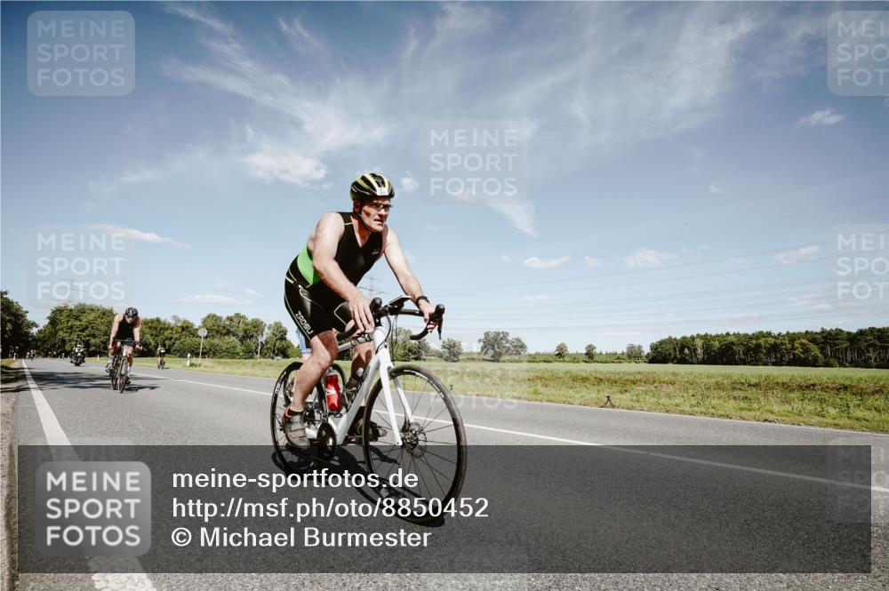 07.09.2025 - 19. Norderstedt Triathlon Michael Burmester http://msf.ph/oto/8850452 07.09.2025 14:16:22 Radfahren 391, 1042, 1408, 1459 meine-sportfotos.de