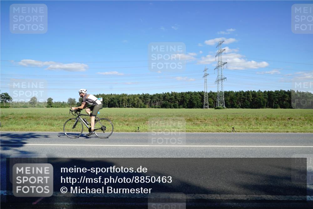 07.09.2025 - 19. Norderstedt Triathlon Michael Burmester http://msf.ph/oto/8850463 07.09.2025 15:29:24 Radfahren 396, 925 meine-sportfotos.de