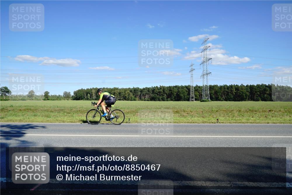 07.09.2025 - 19. Norderstedt Triathlon Michael Burmester http://msf.ph/oto/8850467 07.09.2025 15:29:36 Radfahren  meine-sportfotos.de