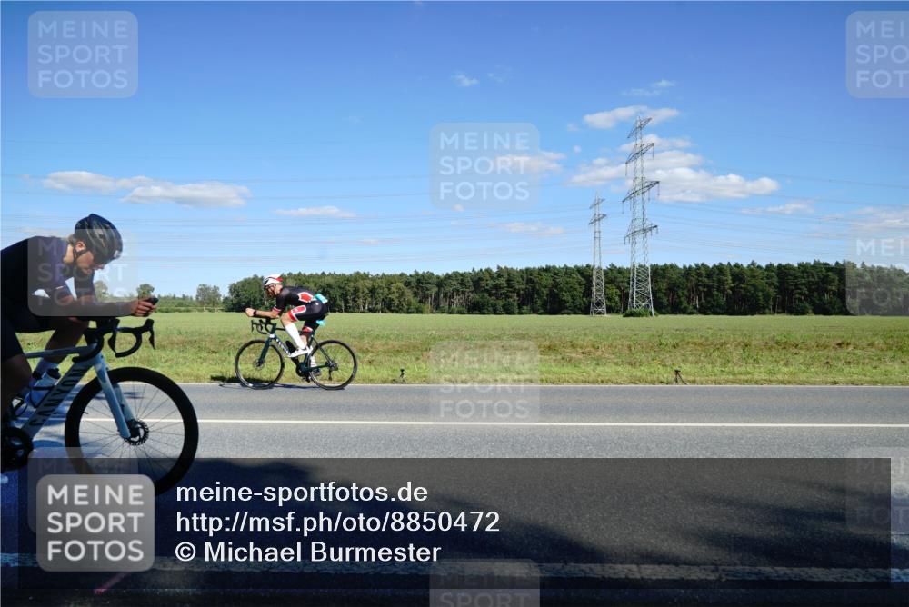 07.09.2025 - 19. Norderstedt Triathlon Michael Burmester http://msf.ph/oto/8850472 07.09.2025 15:29:41 Radfahren 432, 942 meine-sportfotos.de