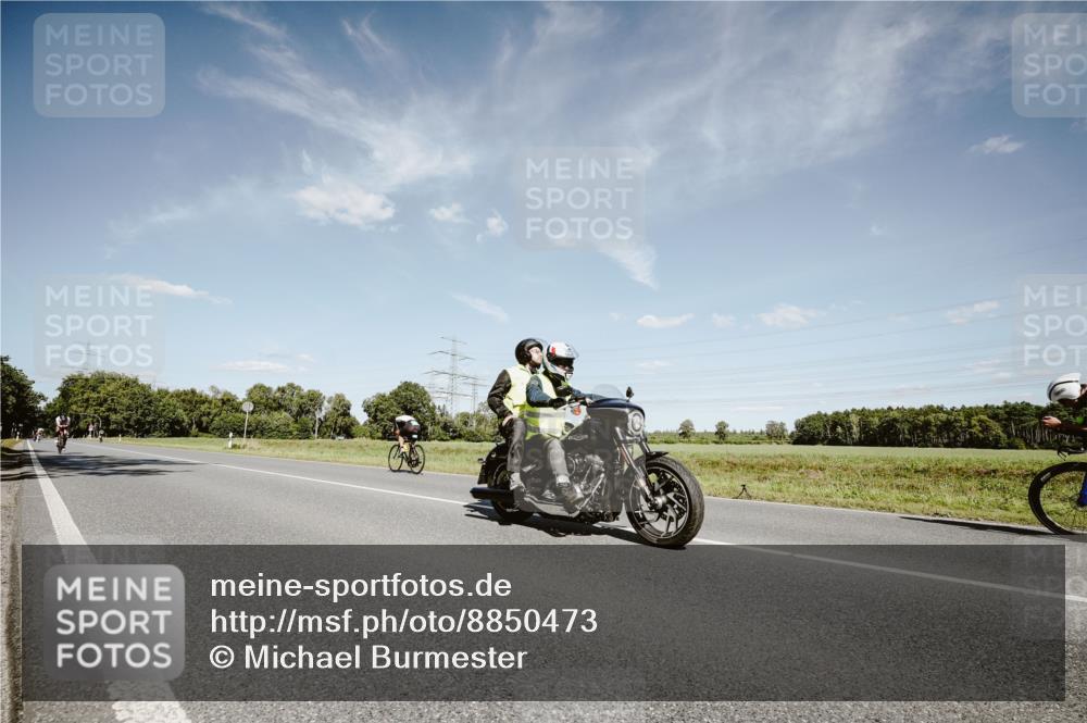 07.09.2025 - 19. Norderstedt Triathlon Michael Burmester http://msf.ph/oto/8850473 07.09.2025 14:16:27 Radfahren 1401 meine-sportfotos.de