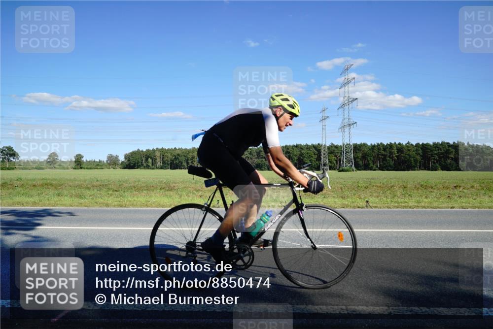 07.09.2025 - 19. Norderstedt Triathlon Michael Burmester http://msf.ph/oto/8850474 07.09.2025 15:29:42 Radfahren 432, 942 meine-sportfotos.de