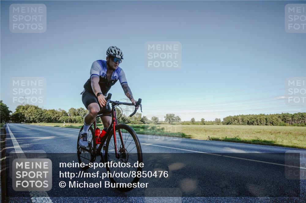 07.09.2025 - 19. Norderstedt Triathlon Michael Burmester http://msf.ph/oto/8850476 07.09.2025 16:34:55 Radfahren 1400 meine-sportfotos.de
