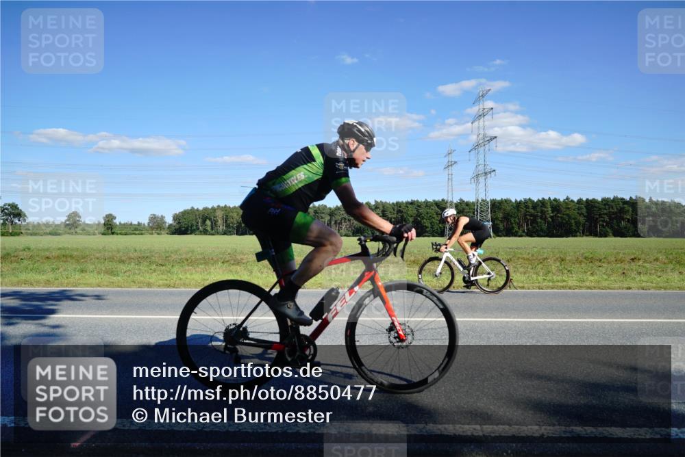 07.09.2025 - 19. Norderstedt Triathlon Michael Burmester http://msf.ph/oto/8850477 07.09.2025 15:29:46 Radfahren 871, 1524 meine-sportfotos.de