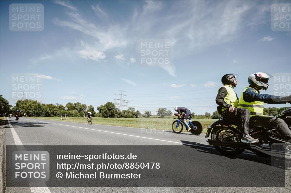 07.09.2025 - 19. Norderstedt Triathlon Michael Burmester http://msf.ph/oto/8850478 07.09.2025 14:16:27 Radfahren 1401 meine-sportfotos.de