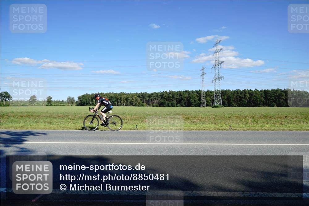 07.09.2025 - 19. Norderstedt Triathlon Michael Burmester http://msf.ph/oto/8850481 07.09.2025 15:29:52 Radfahren  meine-sportfotos.de