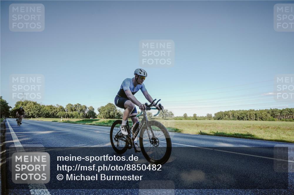 07.09.2025 - 19. Norderstedt Triathlon Michael Burmester http://msf.ph/oto/8850482 07.09.2025 16:35:05 Radfahren 386, 1420 meine-sportfotos.de