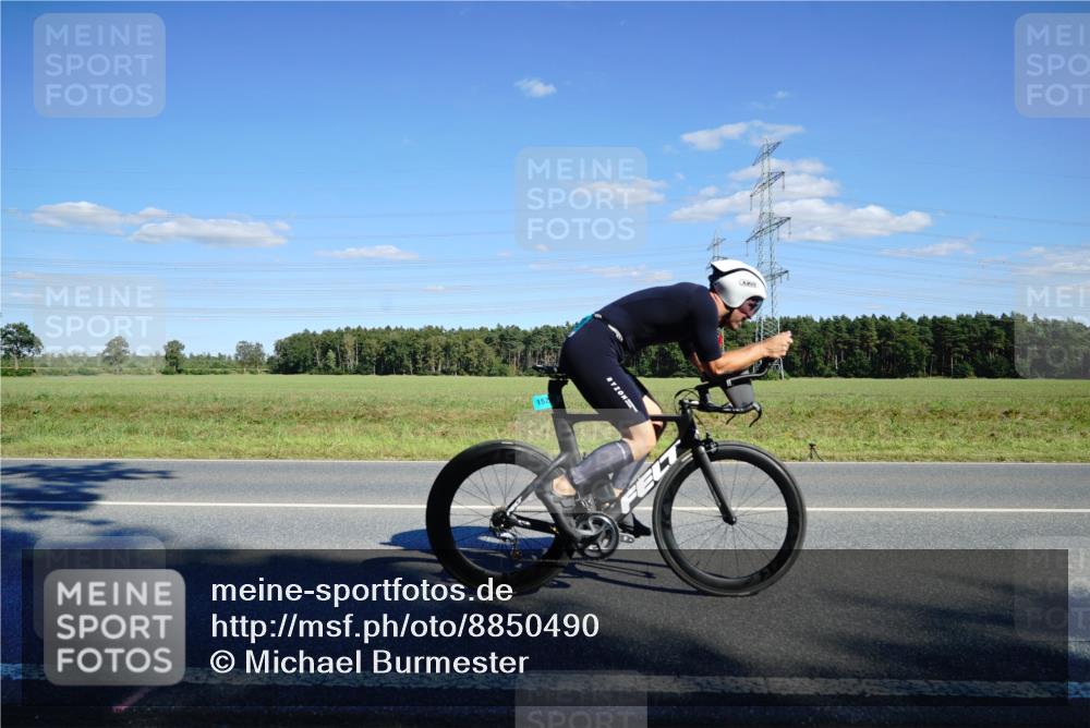 07.09.2025 - 19. Norderstedt Triathlon Michael Burmester http://msf.ph/oto/8850490 07.09.2025 15:30:04 Radfahren 1522 meine-sportfotos.de