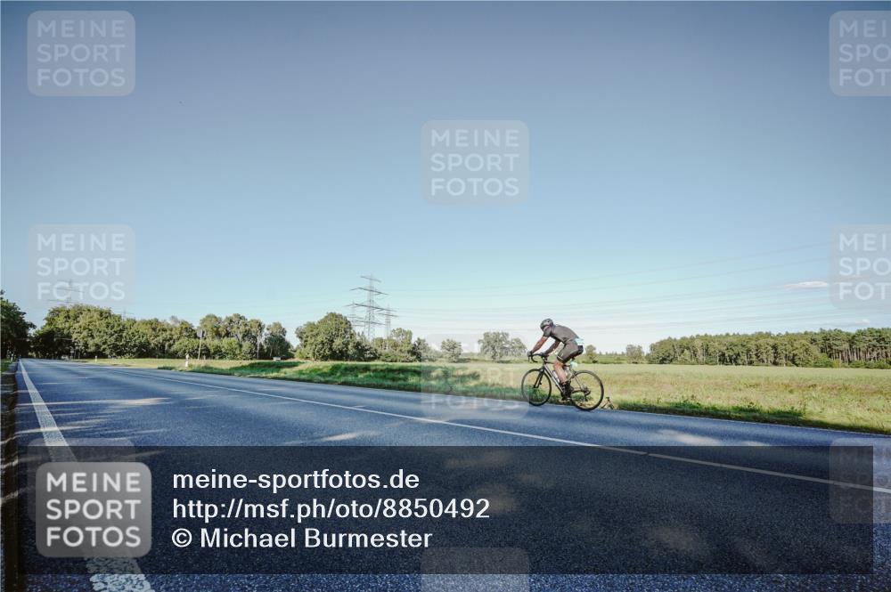 07.09.2025 - 19. Norderstedt Triathlon Michael Burmester http://msf.ph/oto/8850492 07.09.2025 16:35:34 Radfahren  meine-sportfotos.de