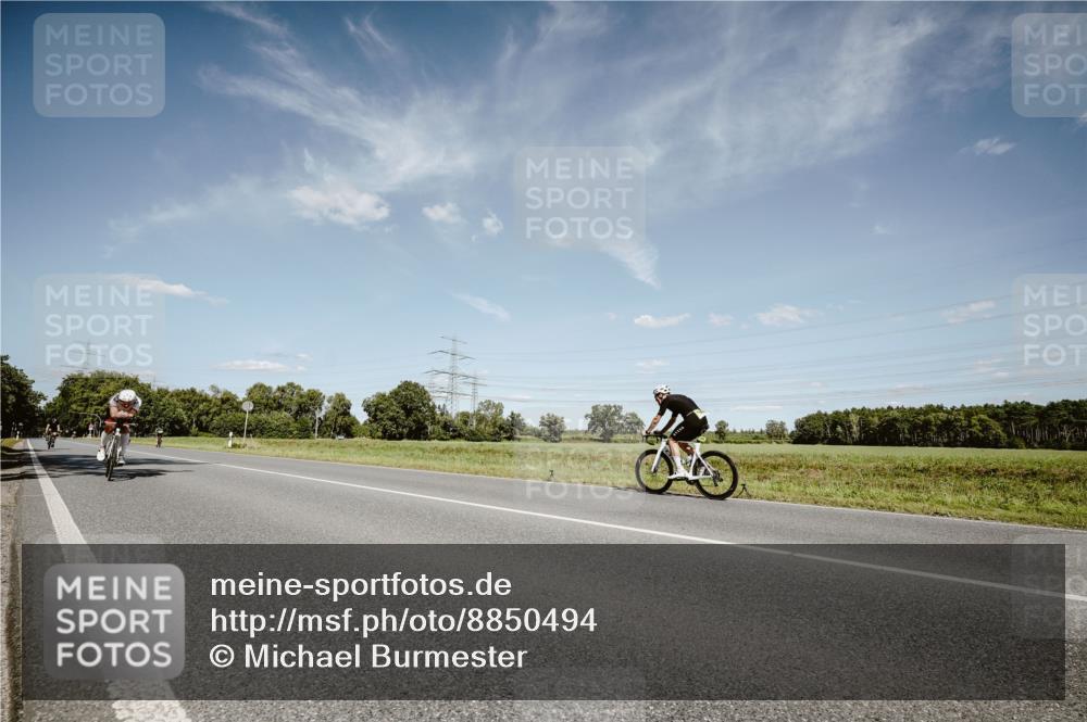 07.09.2025 - 19. Norderstedt Triathlon Michael Burmester http://msf.ph/oto/8850494 07.09.2025 14:16:32 Radfahren 422, 1401 meine-sportfotos.de
