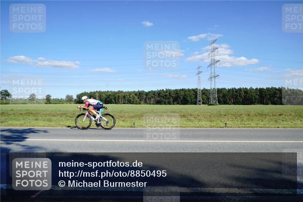 07.09.2025 - 19. Norderstedt Triathlon Michael Burmester http://msf.ph/oto/8850495 07.09.2025 15:30:10 Radfahren 1409 meine-sportfotos.de