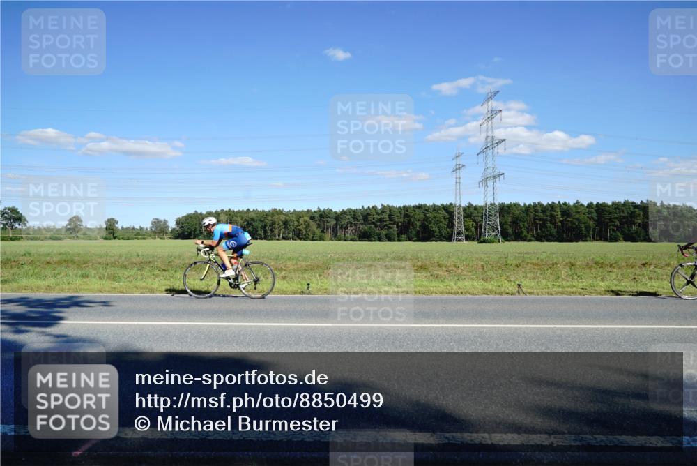 07.09.2025 - 19. Norderstedt Triathlon Michael Burmester http://msf.ph/oto/8850499 07.09.2025 15:30:11 Radfahren 1409, 1526 meine-sportfotos.de
