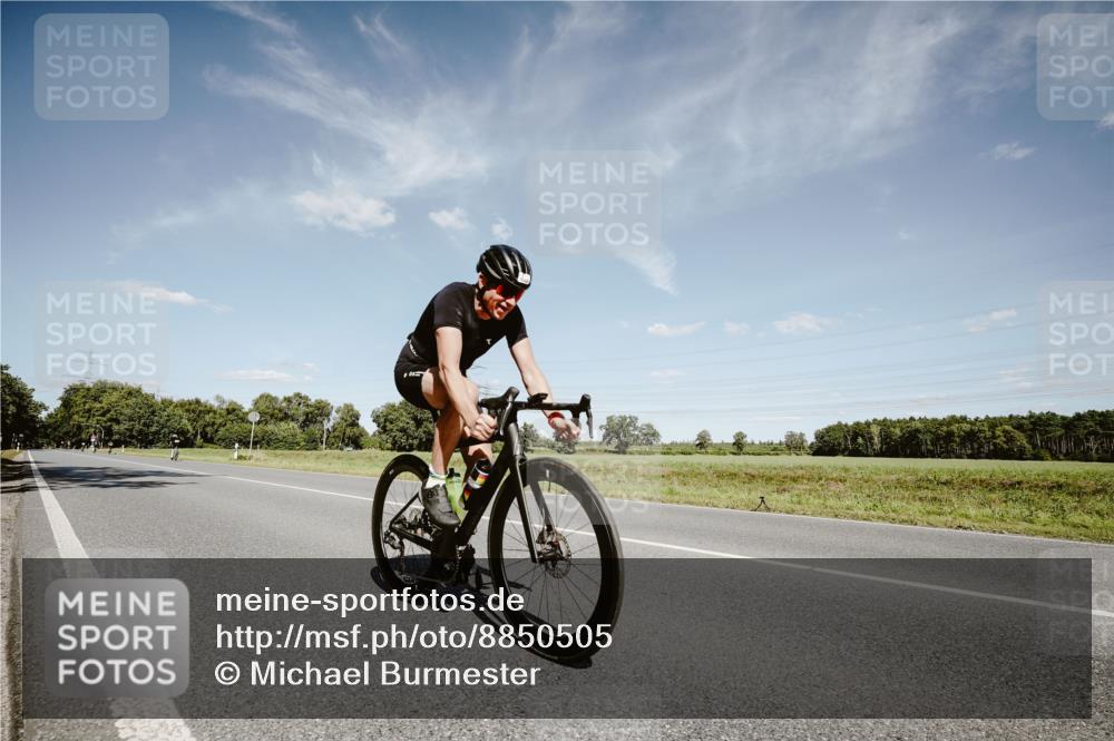 07.09.2025 - 19. Norderstedt Triathlon Michael Burmester http://msf.ph/oto/8850505 07.09.2025 14:16:36 Radfahren 422, 1462 meine-sportfotos.de