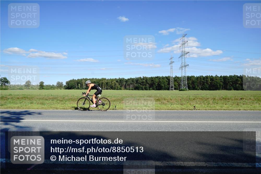 07.09.2025 - 19. Norderstedt Triathlon Michael Burmester http://msf.ph/oto/8850513 07.09.2025 15:30:26 Radfahren  meine-sportfotos.de