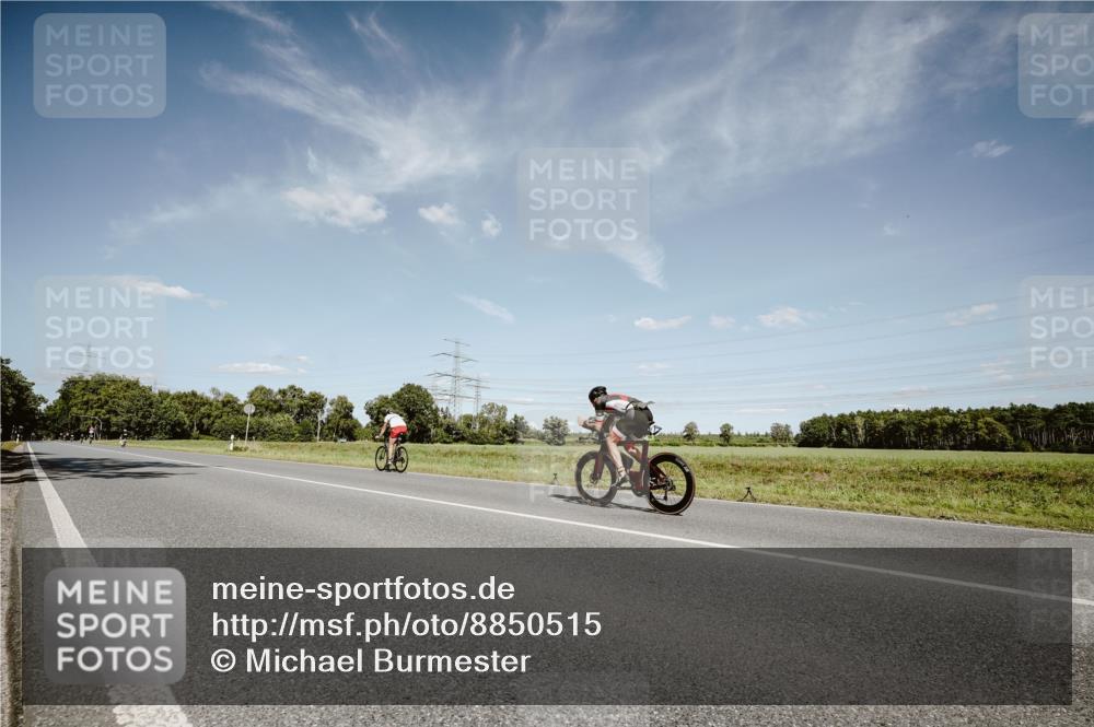 07.09.2025 - 19. Norderstedt Triathlon Michael Burmester http://msf.ph/oto/8850515 07.09.2025 14:16:38 Radfahren 1462 meine-sportfotos.de