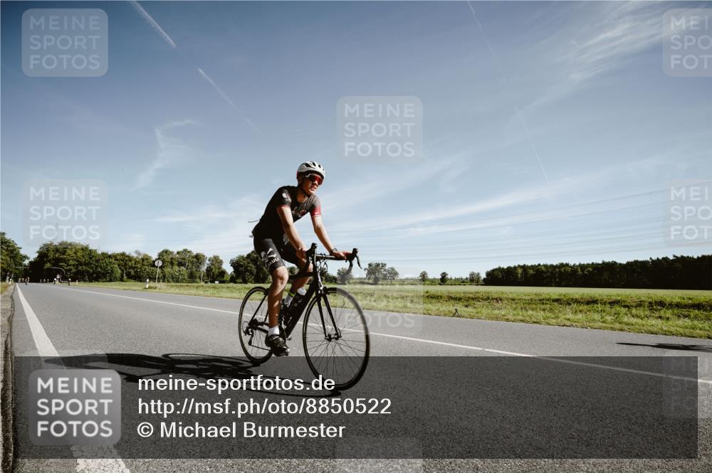 07.09.2025 - 19. Norderstedt Triathlon Michael Burmester http://msf.ph/oto/8850522 07.09.2025 11:08:38 Radfahren 1156 meine-sportfotos.de