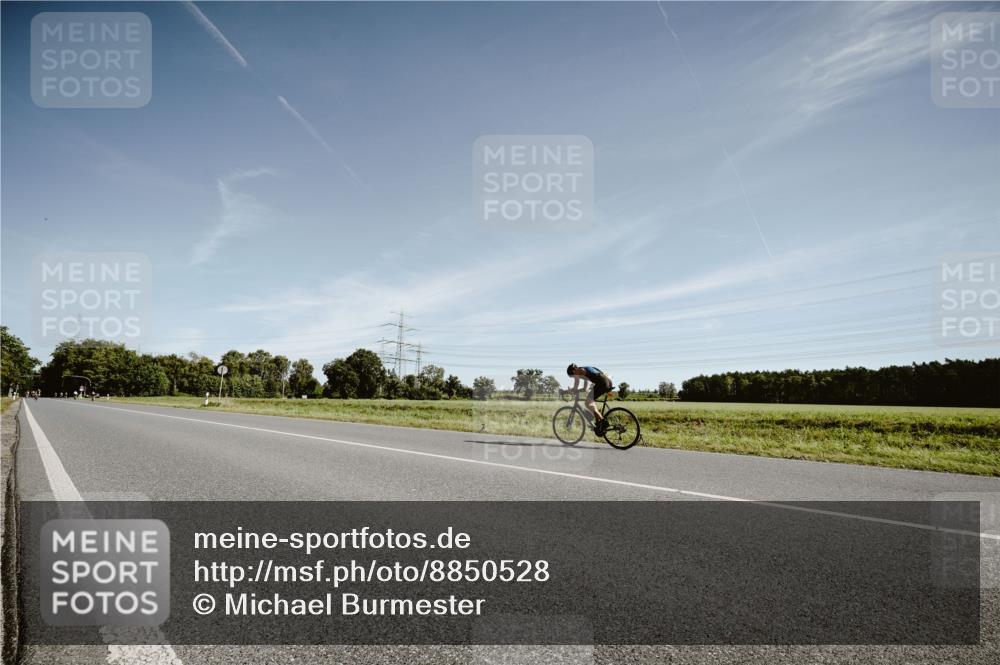 07.09.2025 - 19. Norderstedt Triathlon Michael Burmester http://msf.ph/oto/8850528 07.09.2025 11:08:38 Radfahren 1156 meine-sportfotos.de