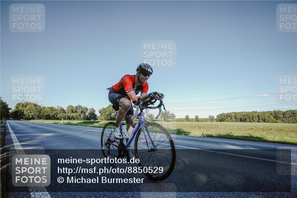 07.09.2025 - 19. Norderstedt Triathlon Michael Burmester http://msf.ph/oto/8850529 07.09.2025 16:36:35 Radfahren 412 meine-sportfotos.de