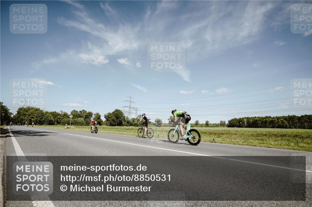 07.09.2025 - 19. Norderstedt Triathlon Michael Burmester http://msf.ph/oto/8850531 07.09.2025 14:16:45 Radfahren  meine-sportfotos.de
