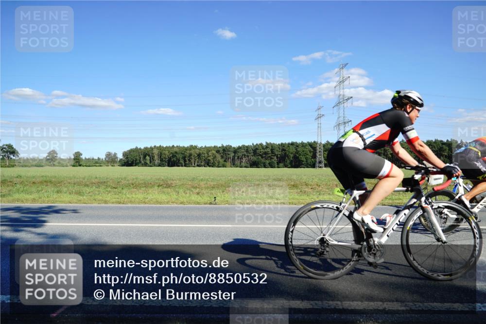 07.09.2025 - 19. Norderstedt Triathlon Michael Burmester http://msf.ph/oto/8850532 07.09.2025 15:30:34 Radfahren 407, 445, 452, 870, 884, 1435, 1486, 1545 meine-sportfotos.de
